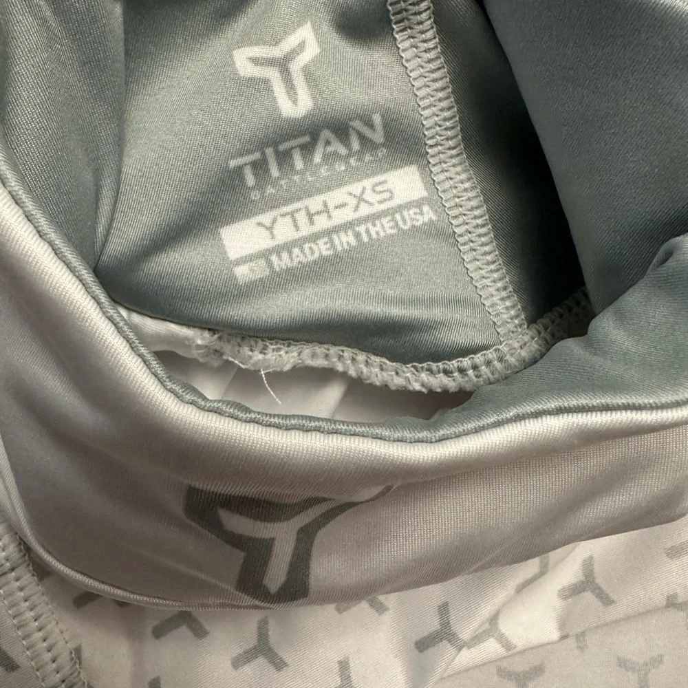 Titan Battlegear Cut Resistant Baselayer Neck Guard Hockey Shirt Youth XS 4/5 - Picture 12 of 14